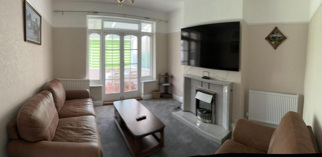 Amazing And Romantic O2 Arena 4 Bedrooms House Free Parking ロンドン エクステリア 写真