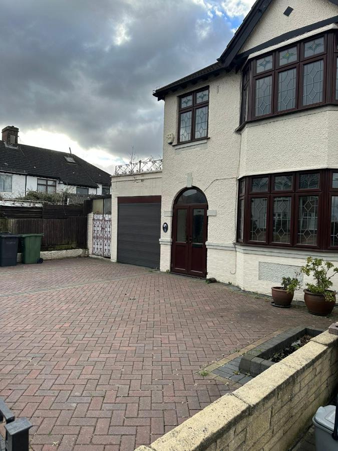Amazing And Romantic O2 Arena 4 Bedrooms House Free Parking ロンドン エクステリア 写真